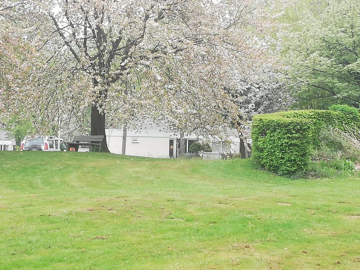 Rustige, Gelijkvloerse Vakantiewoning Met 2 Slaapkamers In Simpelveld, Zuid-Limburg Luaran gambar